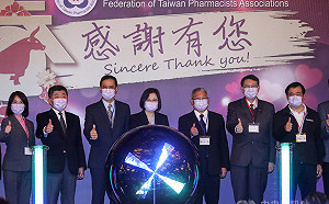 蔡總統感謝守防疫最前線  口罩實名制藥師功不可沒