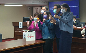 召委選舉》綠白合!民眾黨獲交通委員會1席召委 藍營強搶7席