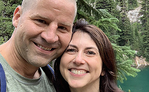 世上最有錢的女人再嫁光頭! 她身價1.44兆 嫁私校自然科老師