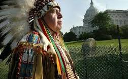 指印地安人由500萬降到25萬 趙立堅 : 種族滅絕的帽子更適合這國家來戴