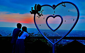 情人必訪浪漫景點!「公老坪觀景台」台中夜景盡收眼底