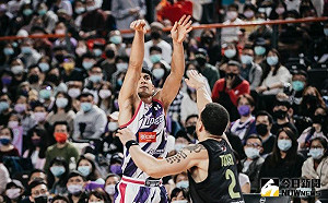 女神到場開球!攻城獅主場下三分雨