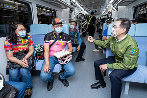 台鐵最美區間車南港試乘！4/1正式上線