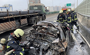 西濱火燒車2死  家族月內連遭2車禍釀4死