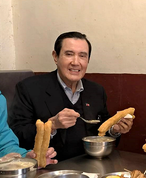 傳馬前總統整形後遺症:乾眼症、眼皮閉不上!  馬辦:錯誤報導