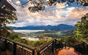 護理師獨攀日月潭金龍山遭打劫挾持丟包 林明溱震怒斥歹徒「可惡」