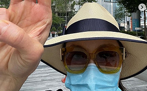 曾飾演翁山蘇姬女星楊紫瓊PO「三指禮」聲援緬甸  網質疑:香港「反送中」人在哪?