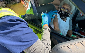 阿嬤真的比你強!美國105歲人瑞挺過二戰與大流行病  現打第2劑疫苗