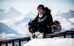 挑戰不可能!瑞士新星越野車手飛越知名滑雪場