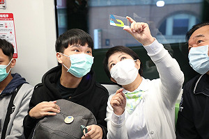 中捷恢復試營運!盧秀燕搭首班車為安全性背書:盼迎頭趕上其他捷運