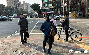 西半部入夜下探14度!氣象局:明回暖高溫飆30度