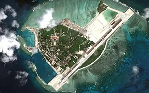 中共在南海島礁建軍事三角區 戰機常規飛行威脅鄰國 布林肯 : 停止挑釁