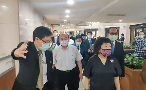 葉毓蘭考察會館　黃國昌痛批：這麼閒？搞花邊式政治攻防太廉價！