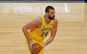 NBA／湖人簽下籃板王卓蒙德　考慮買斷先發中鋒Gasol合約