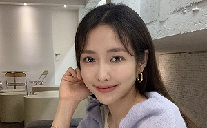 瑜珈老師太完美！網激發鬥志：深蹲練起來