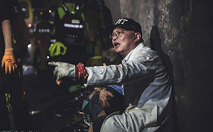 骨科醫師前進太魯閣號事故現場 脫下白袍守護生命！吳坤佶：真的不知道路要怎麼走