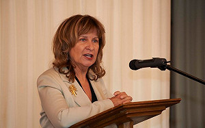 無畏中國制裁行動！  英國御用大律師：會持續為人權發聲