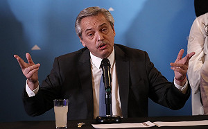 接種俄國疫苗後仍確診 阿根廷總統：想要更多