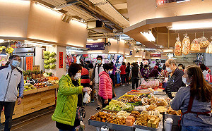 中和枋寮市場化疫情危機為轉機  侯友宜視察成果感謝攤商同護食安