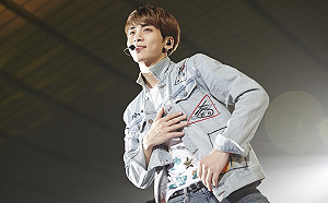 鐘鉉生日快樂！SHINee準點送祝福  粉淚目：永遠的二哥