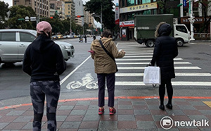 東北季風來了！2地區入夜濕涼剩18度  回暖時間曝光