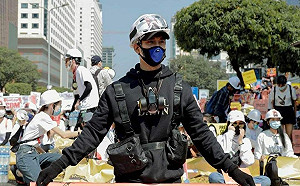 緬甸「地表最帥和尚」凌晨被軍方抓走！  友人曝：他已做好最壞打算