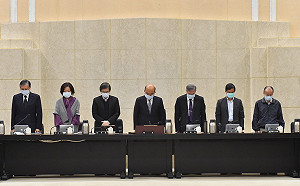 (影)蘇揆率閣員在院會默哀 盼社會能夠共同支持台鐵的改革