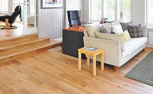 地板刮痕除不掉！她用「1顆」秒消失　婆媽嗨翻：有救了