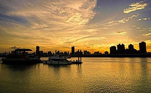 超美河岸邊吃異國美食！大稻埕碼頭貨櫃市集升級回歸