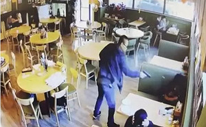 綠光罩頂？兇手持槍射殺老婆與男友人 冷待20秒確認死亡才離開