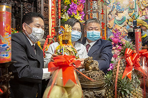 蔡英文參拜大甲媽 林佳龍沒陪同出席