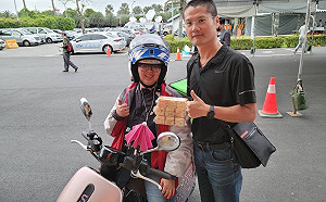 全台灣最溫暖的殯儀館！  花蓮警局：騎摩拖百里換10顆電池 只為親自送暖