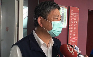 打完疫苗發抖、發燒、頭痛  彭懷真請假半天