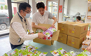 「果乾外交」乘勝追擊 黃偉哲親選「台南之光驚喜包」給蕭美琴