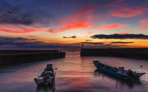 純樸漁村輕旅行！淡水最美夕陽在六塊厝漁港