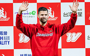 布里悍先發好投助味全龍止敗 離台前繼續奮戰