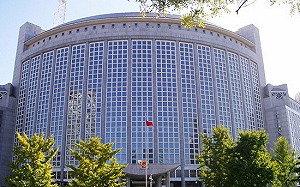 黎智英等人遭判刑 中國再嗆外國無權干涉：只會搬石頭砸自己的腳