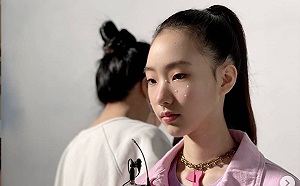 大女兒曬露肚辣照嗆媽咪！小S氣炸回嗆：跩什麼