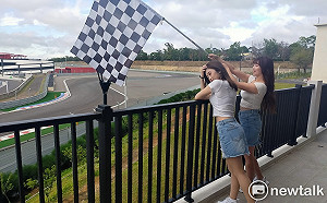 房間內就可看尬車  全台唯一賽車旅店5月正式開幕