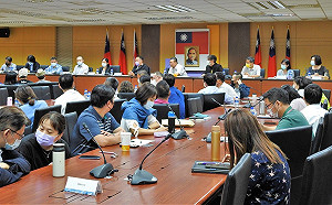 歡迎港人移居高雄 中央地方合辦諮詢說明會交流熱絡