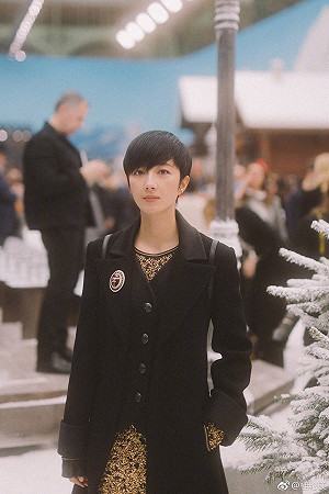 桂綸鎂形象大破滅！私人聚會影片曝光：抽菸喝酒、露香肩尬舞