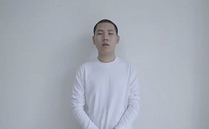 打假賽遭停賽4個月！中國電競選手剃光頭道歉