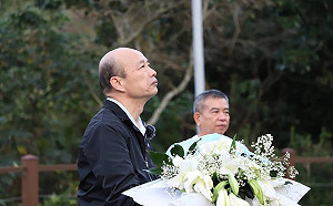 韓國瑜鬆口「我選主席如何？」  割草社團興奮:征服宇宙男來了