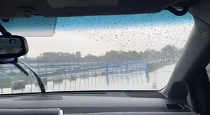 南化水庫集水區下大雨了！立委親赴曝最新降雨情形