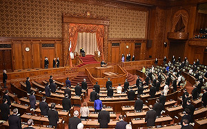 誇張！日本眾院大選 12歲男孩代母投票竟成功