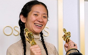 「趙婷代表美國夢及中共的惡夢」 外媒:《游牧人生》獲獎令中國難堪