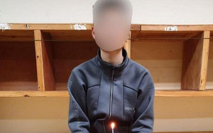 韓國已經窮到這種地步了? 只給士兵25元的麵包插蠟燭過生日