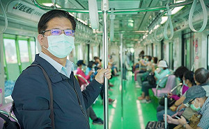 等了20年！林佳龍搭中捷：與台中市民同喜