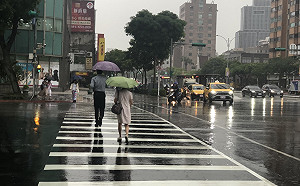 好消息！鋒面快閃雨炸台灣：最強降雨時間曝光