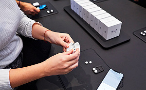 杜絕假貨！知名評論網：iOS 16恐讓真假AirPods秒現形